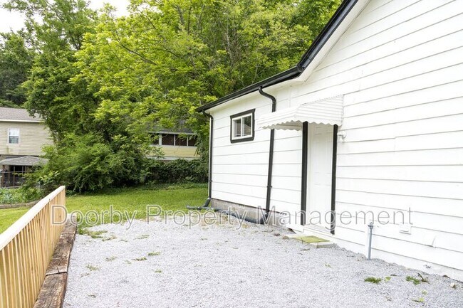 Building Photo - 814 N Germantown Rd