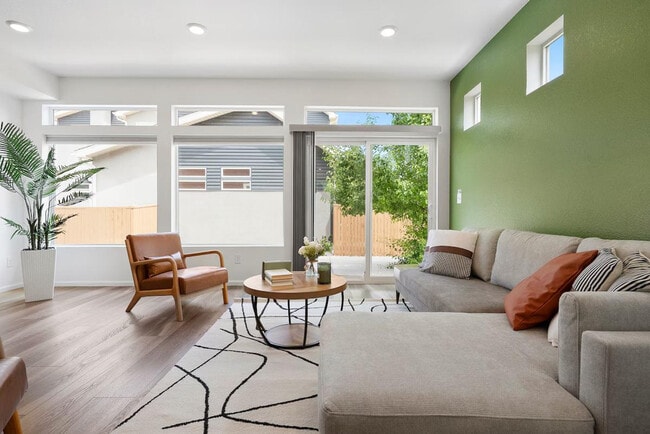 Building Photo - 10280 Yampa St