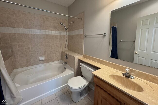 Building Photo - 1442 Oakhill Dr