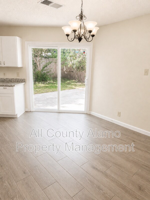 Building Photo - 9023 Mountain Field Dr