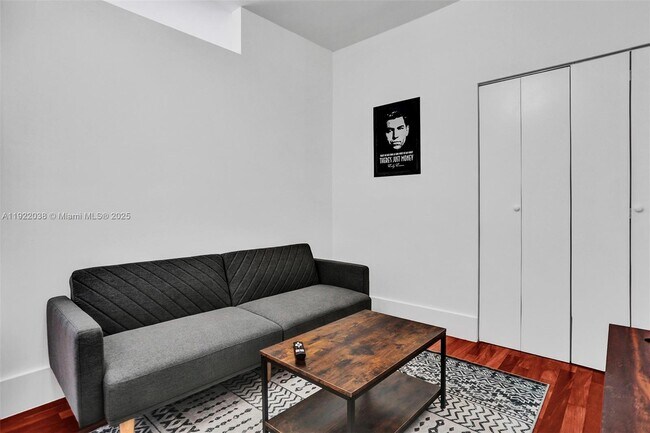 Building Photo - 1656 Polk St