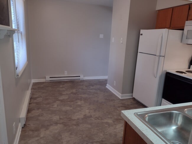 Building Photo - 173 Home St