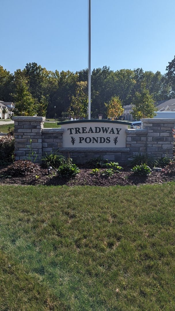 Building Photo - Available Now! First floor living 2 bedroom Treadway Ponds Cluster Homes