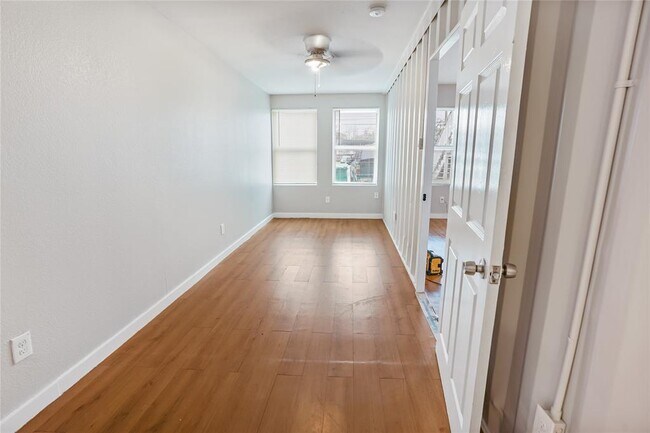 Building Photo - 3541 Mt Pleasant St
