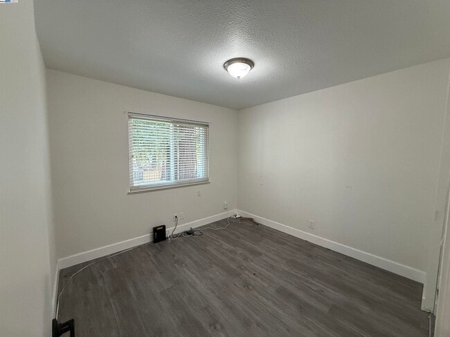 Building Photo - 91 Fountainhead Ct