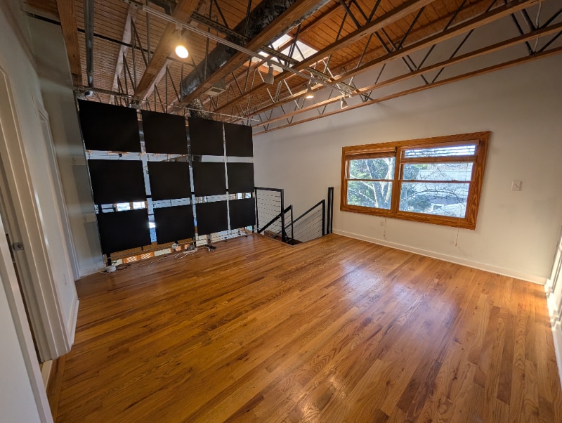 Building Photo - 174 Chester Ave SE