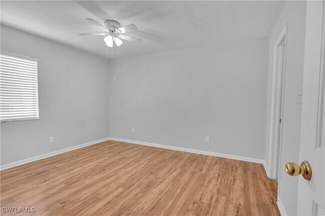Building Photo - 4617 Bayshore Dr