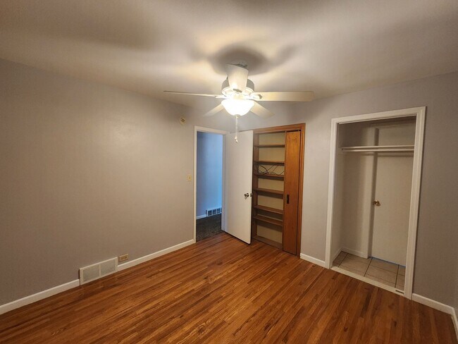 Building Photo - 805 E 32nd St