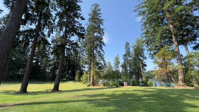 Building Photo - 5+ Bedroom Home in NE Lacey on Large Lot with Long Lake access plus A/C!