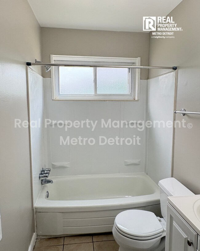 Building Photo - 22706 Hillock Ave