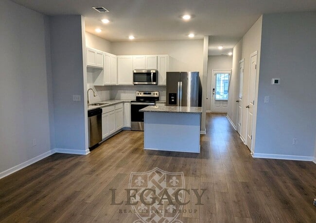 Building Photo - 1005 Marcy Lndg