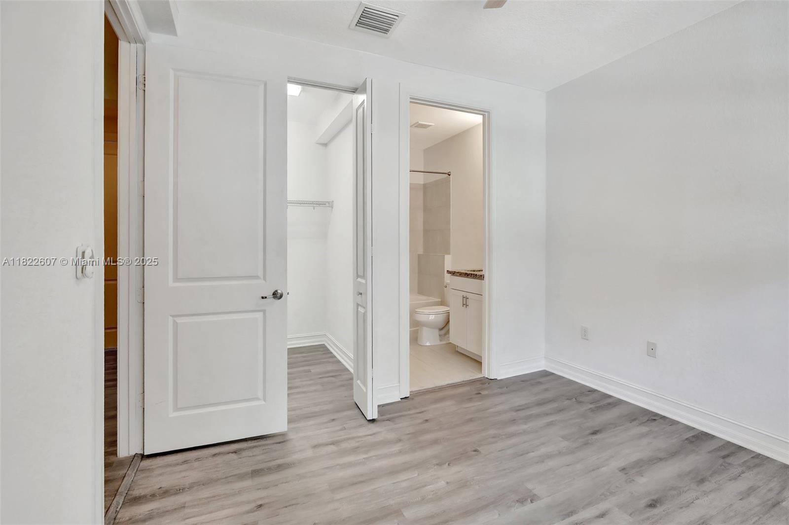 Building Photo - 11549 SW 13th Ct