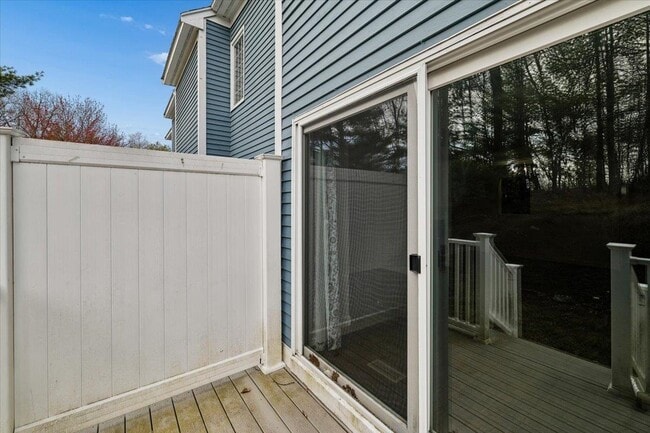 Building Photo - 7 Swift Ln