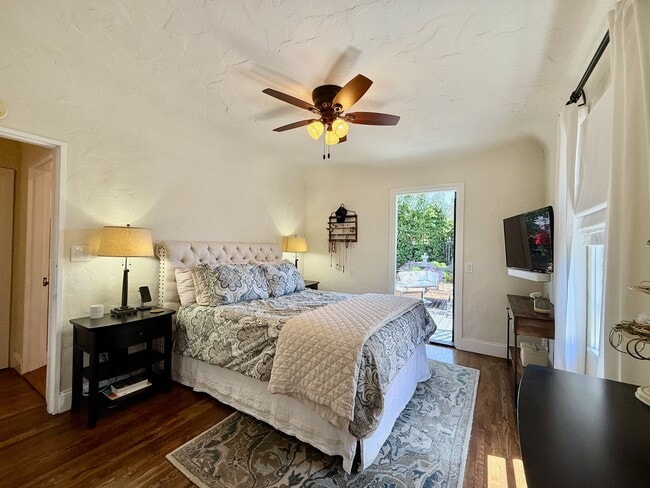 Building Photo - Furnished Santa Barbara 3 bedroom/2 bathroom Home