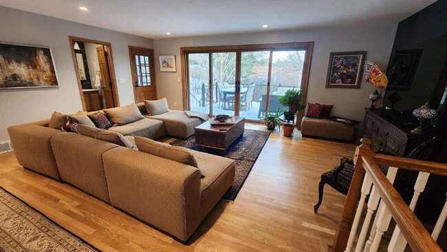 Building Photo - Designer 4 Bedroom Home with Sauna and Walk-Out Lower Level - Available May or June 1st