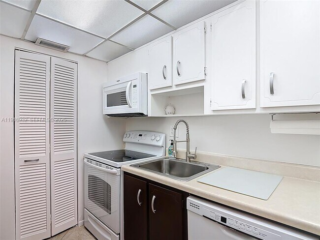 Building Photo - 201 178th Dr