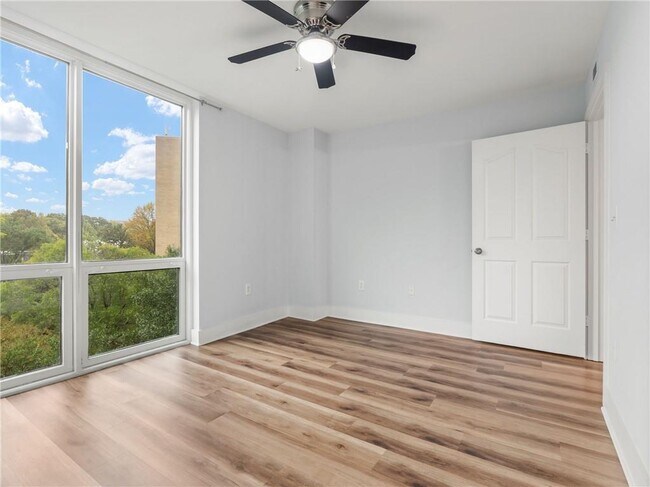 Building Photo - 2870 Pharr Ct S Northwest