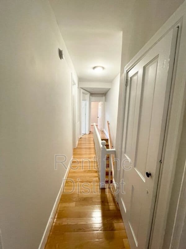 Building Photo - 525 5th St NE