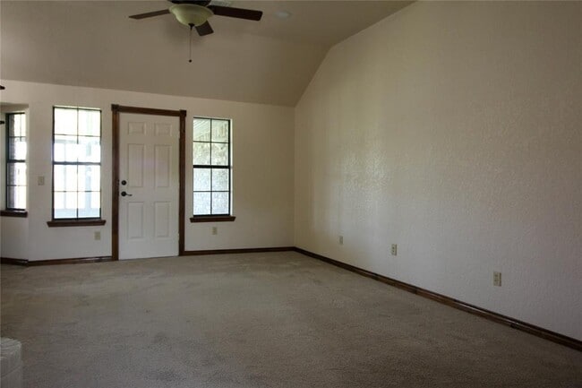 Building Photo - 13000 S Robinson Ave