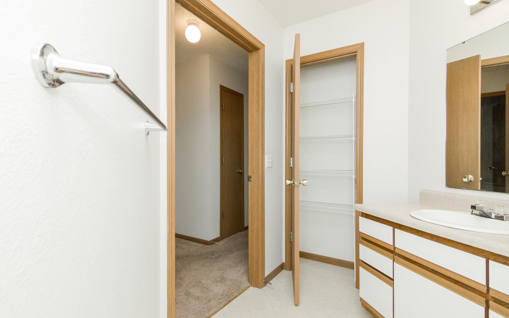 Building Photo - 2518 Rushmore Dr