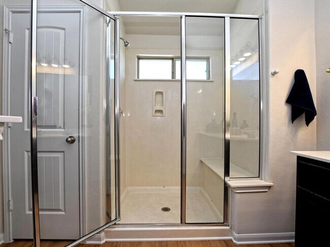 Building Photo - 316 Potters Peak Way