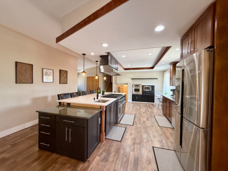 Building Photo - 301 W Mangrum Dr