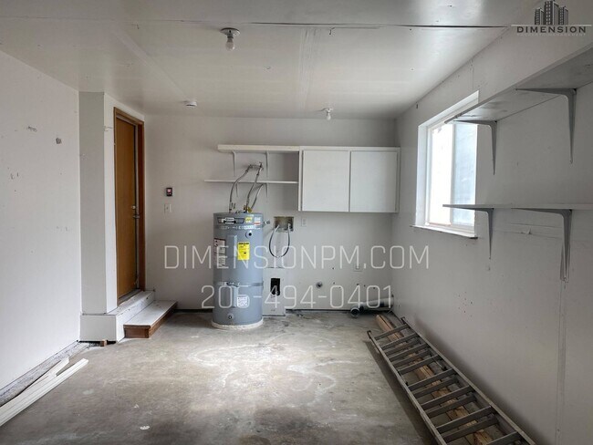 Building Photo - 5817 Fleming St