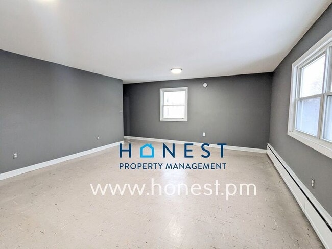 Building Photo - 34 Gage St