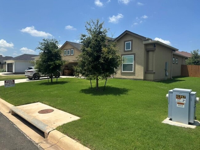 Building Photo - 120 Parlin Ln