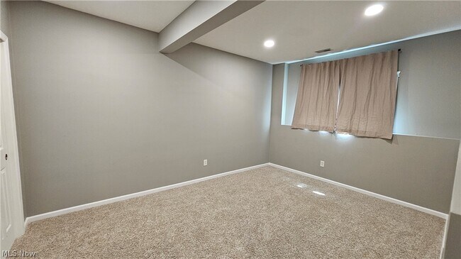 Building Photo - 9337 Ellis Way