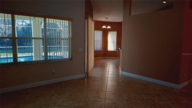 Building Photo - 58 Burning Bush Dr