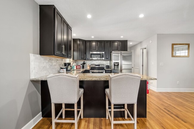 Building Photo - Beautiful 4 Bedroom in Short North