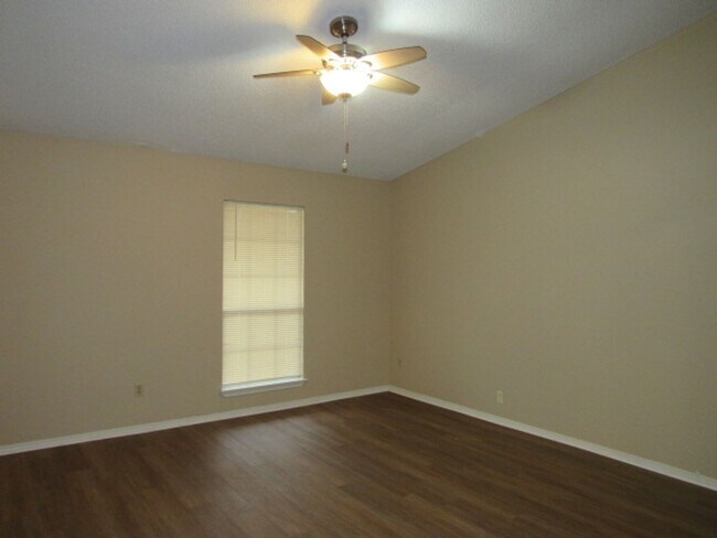 Building Photo - 7749 Deborah Dr