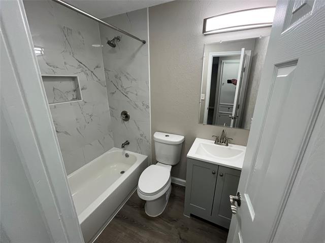 Building Photo - 12508 Meadowcrest Ln