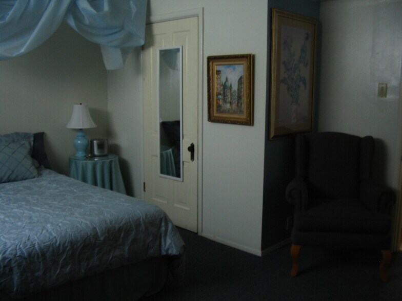 Building Photo - 2732 Eldridge Ave