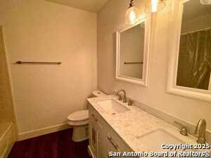 Building Photo - 7727 Broken Arrow