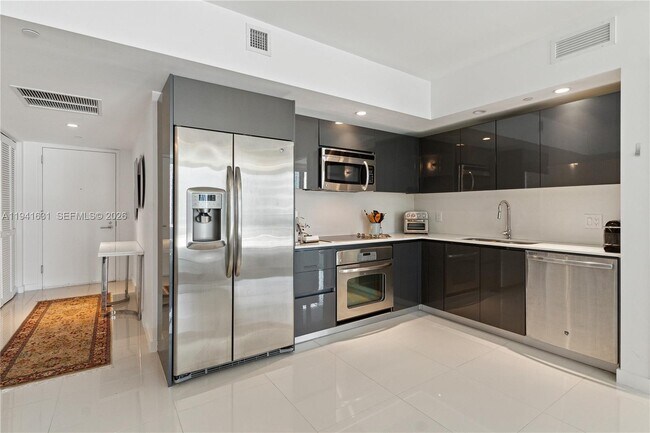 Building Photo - 31 SE 6th St