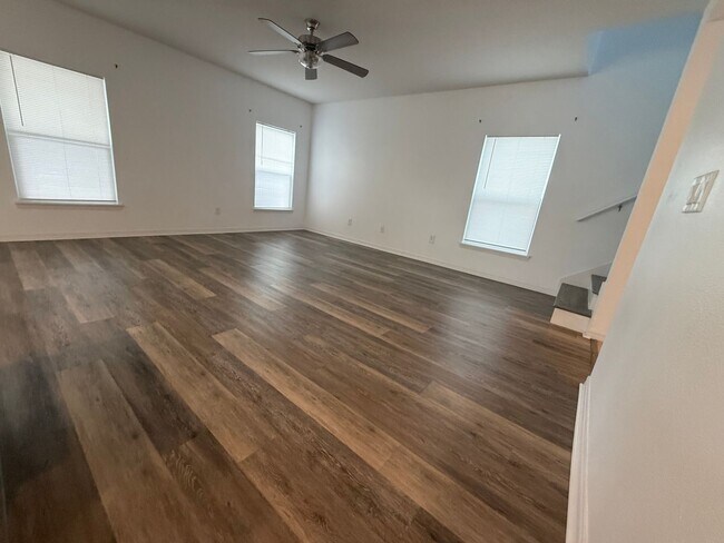 Building Photo - Spacious Riverview Rental in South Fork Lakes with Oversized Screened Patio & 2-Car Garage