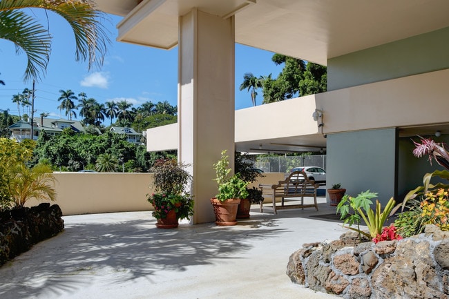 Building Photo - 84 Pukihae St