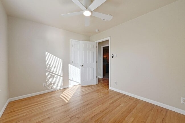 Building Photo - 1900 Cedar Ave