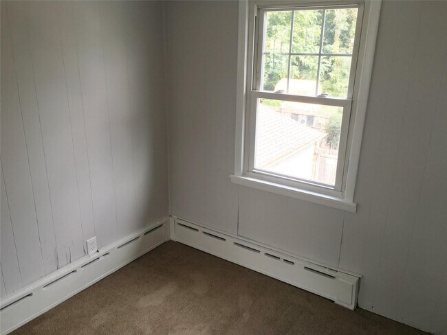 Building Photo - 38 Totten Pl
