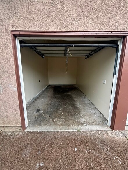 Building Photo - 755 E 76th St