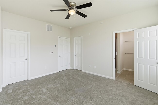 Building Photo - 12 Barton Ave