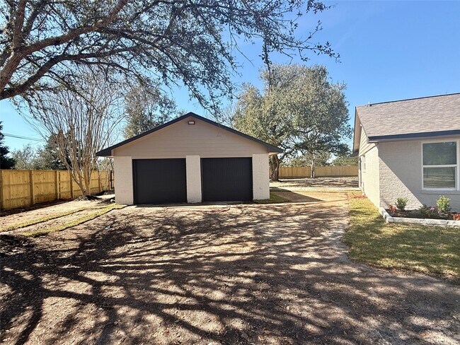 Building Photo - 4835 County Rd 380