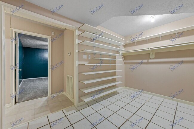 Building Photo - 3211 Wessex Cir