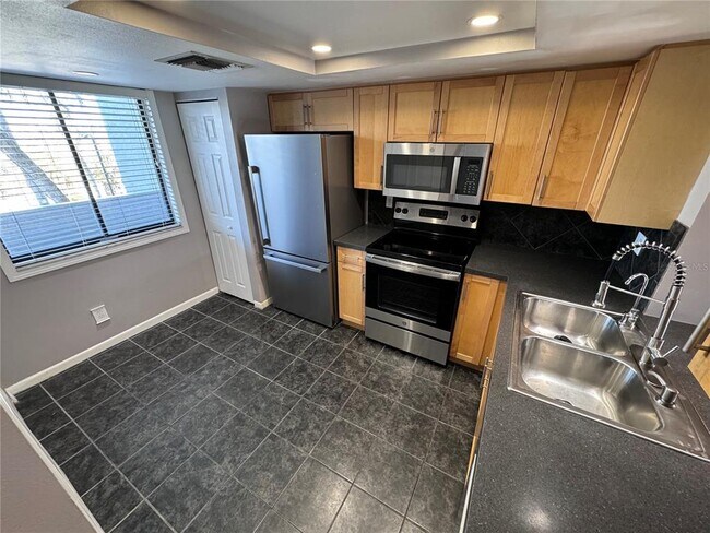 Building Photo - 201 W Laurel St