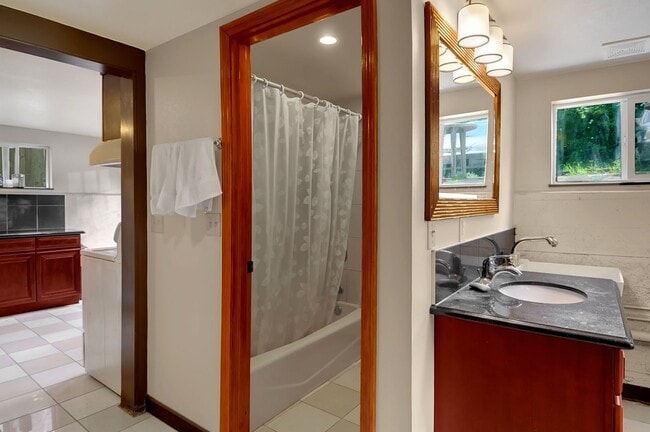 Building Photo - Repden