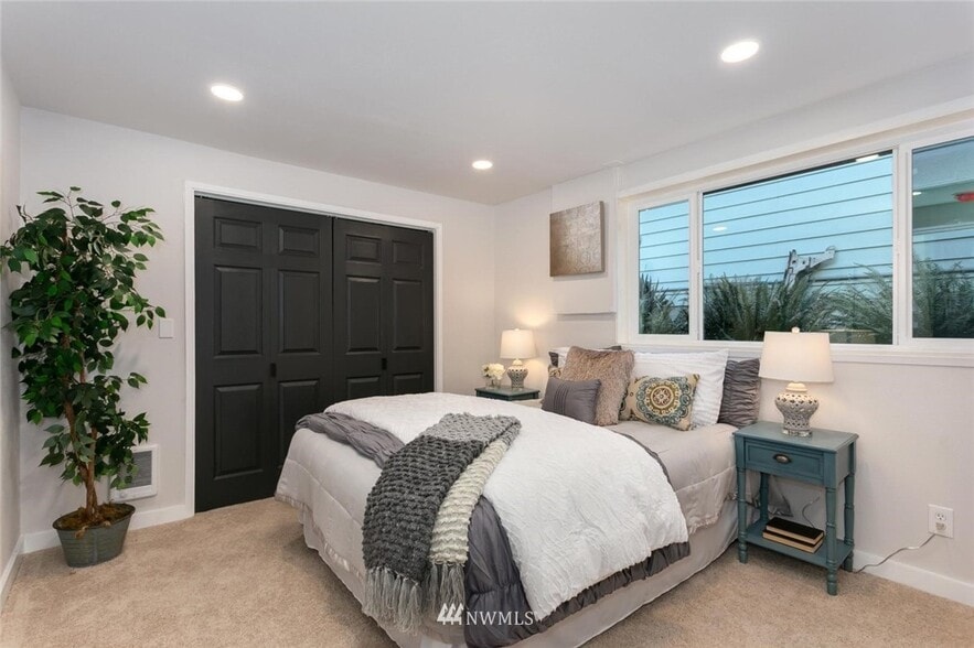 Building Photo - 14807 Ashworth Ave N