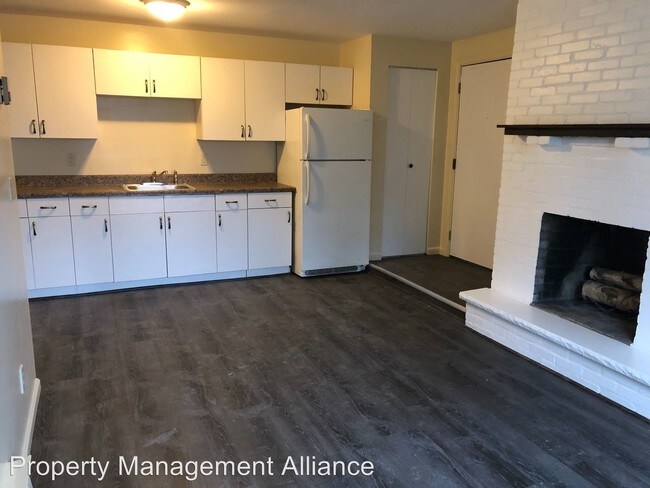 Building Photo - 3116 Court St