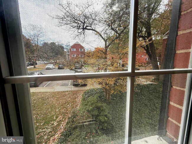 Building Photo - 3254 Valley Dr